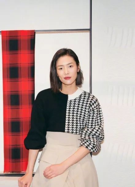 永不淘汰的格纹元素,格纹重塑经典复古摩登风强烈来袭