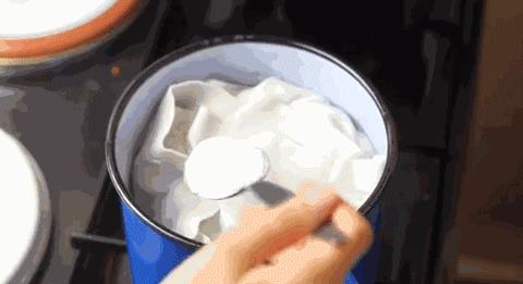 洗衣机衣服染色怎么洗掉妙招,红色的衣服染色怎么洗掉妙招