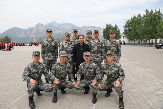 无奋斗不青春部队视频,无奋斗不青春陆军