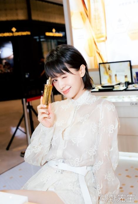 香奈儿官宣代言人,林允是香奈儿全球形象大使