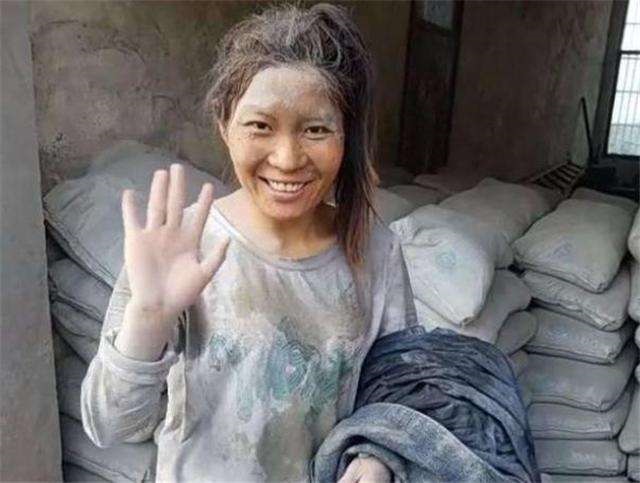 靠卖惨涨粉千万的水泥妹,卖惨走红的水泥妹是什么行为