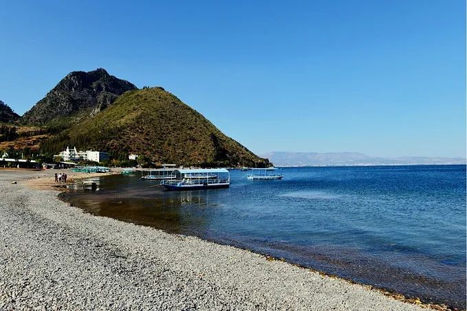 昆明玉溪澄江抚仙湖,云南澄江抚仙湖