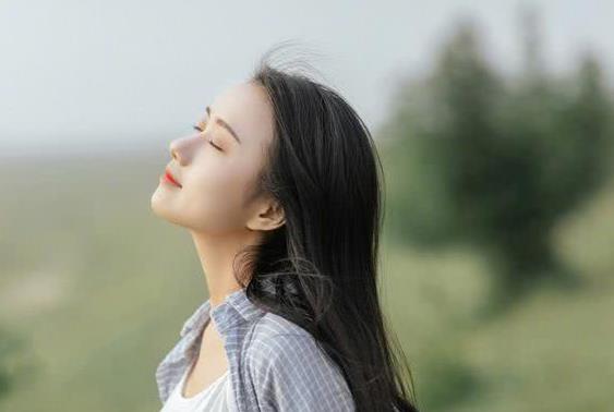 性格内向的人表现是什么,内向性格异常心理的表现