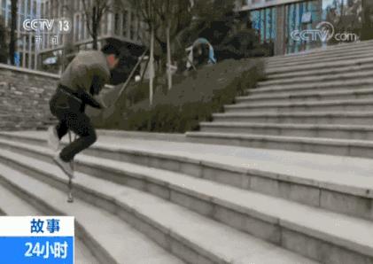 90后独腿搬运工,独腿搬运工生活像一把无情的刀