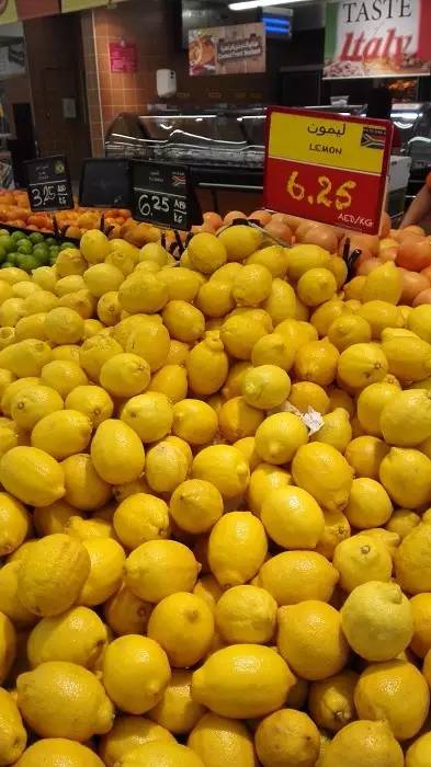 迪拜土豪跟中国土豪区别,迪拜土豪和英国土豪对比