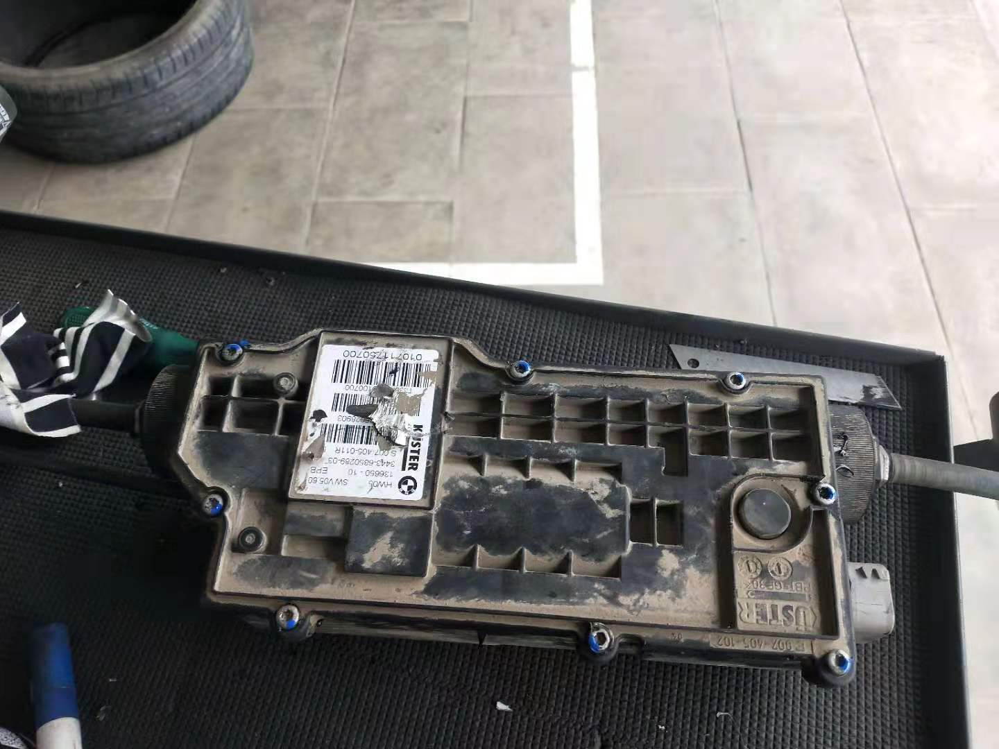 宝马X5驻车制动失效,x5驻车制动器失效