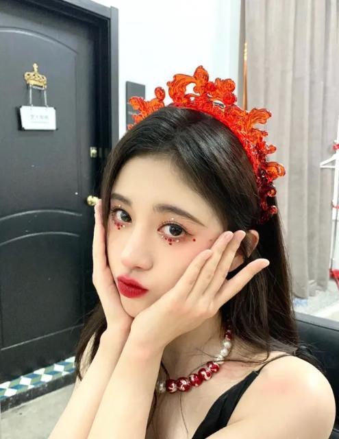 王思聪鞠婧祎什么关系,王思聪再次点赞diss鞠婧祎微博