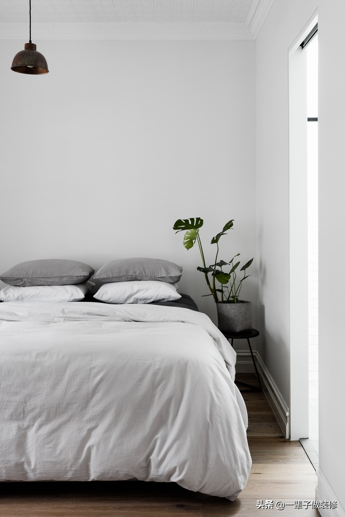 酒店三五好友小聚,三五好友酒店小聚畅谈人生