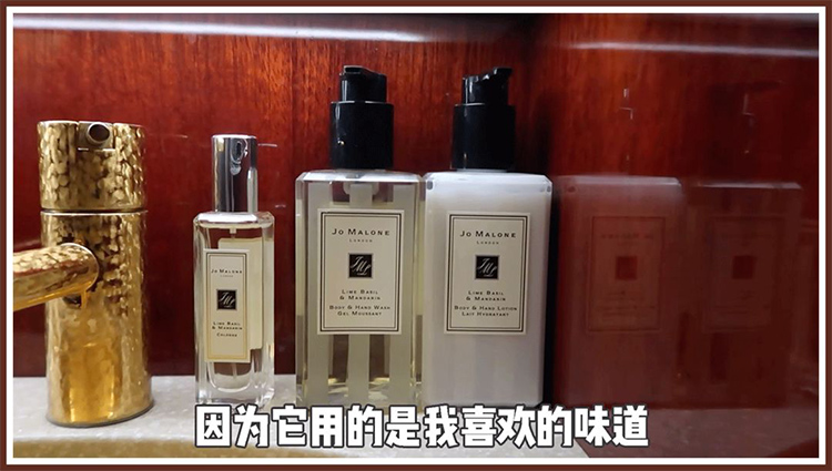 旺仔做美妆家居还不够？还涂了架飞机！看，一桶旺仔牛奶在天上飞