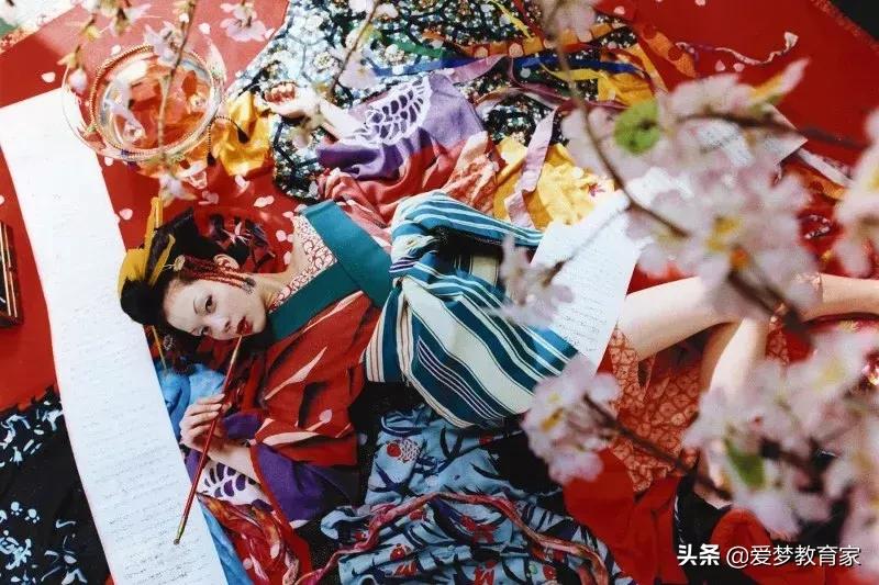 亚洲最狂野女导演，一年出3部新片，半个演艺圈为她站台