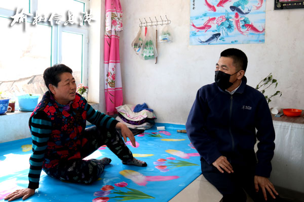 心系贫困户,长春市委常委、宣传部部长赵明到榆树康甲村民主村调研脱贫攻坚工作