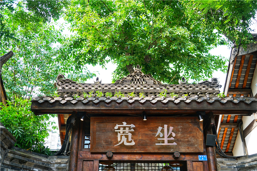 成都宽窄巷子慢生活,汇聚了地道成都文化的精髓,外地游客必打卡