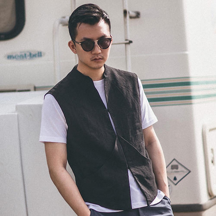 初秋马甲怎么穿好看,棋盘格针织马甲背心深秋款搭配