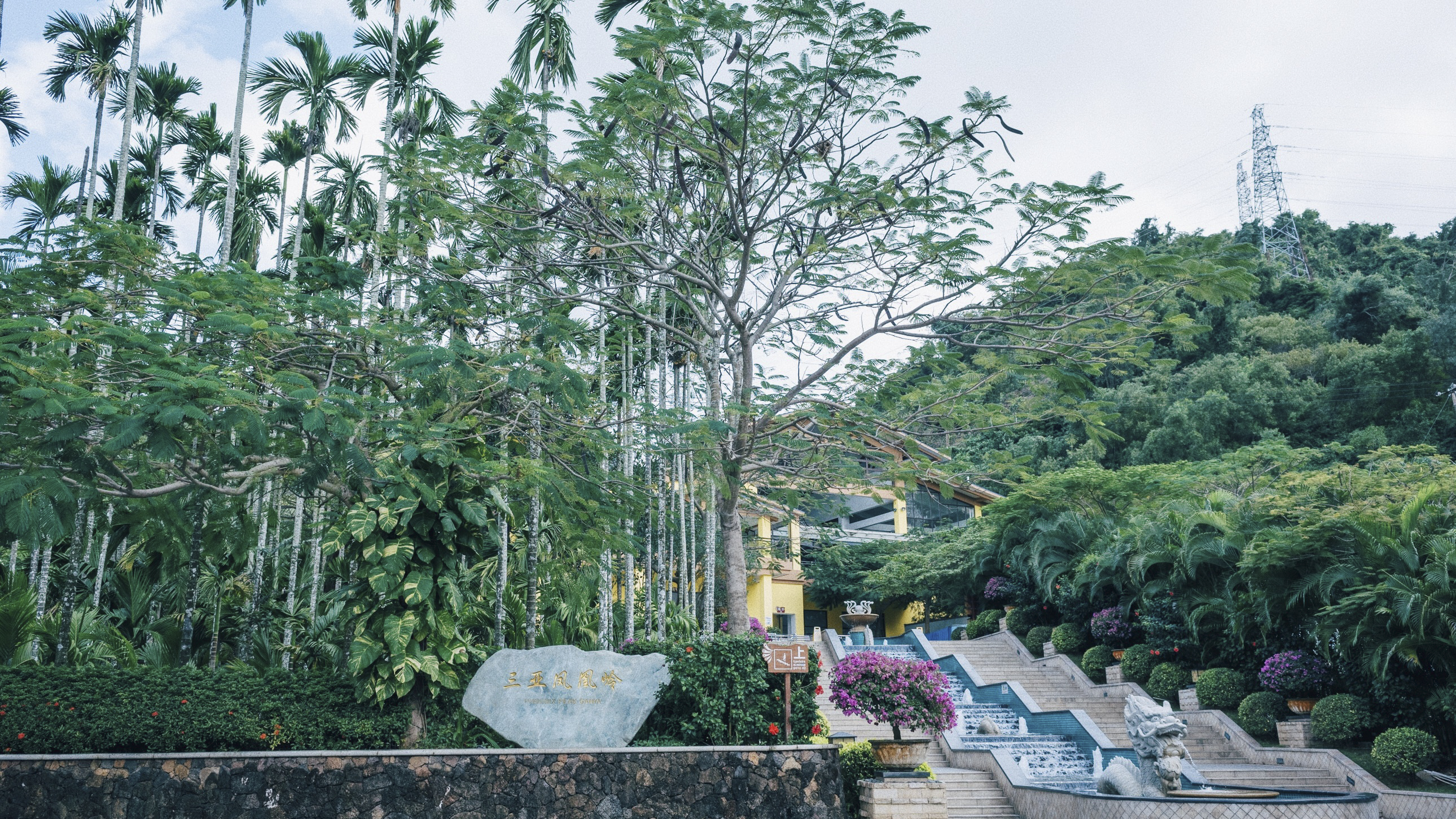 三亚山顶观景台观景,海南最长缆车