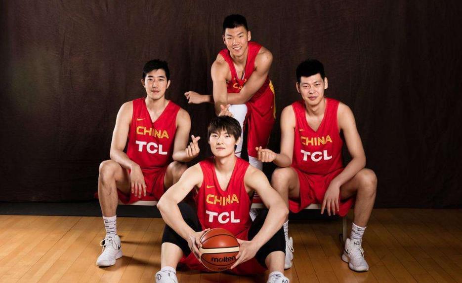 为什么篮球职业球员动作都不花哨,为什么篮球运动员动作都很简单