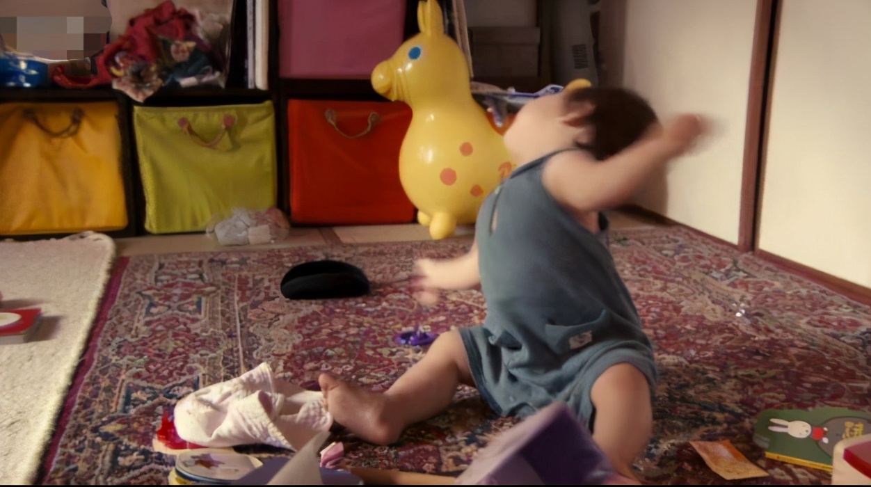 宝宝银手镯戴了两个月变成黑色,6个月婴儿戴银手镯越来越亮视频