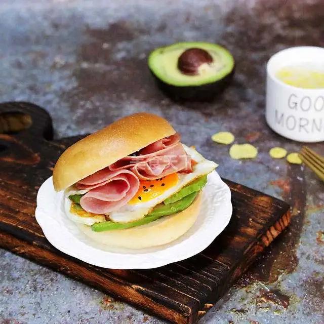 营养健康早餐搭配文字介绍,好吃的贝果方子