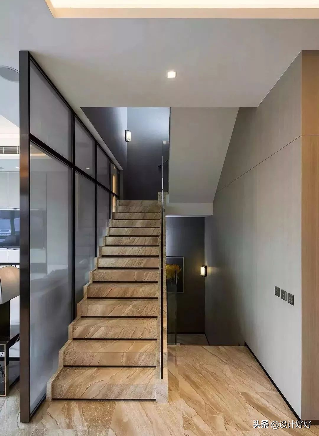 楼梯的宽度尺寸标准多少,自建房楼梯宽度最佳尺寸