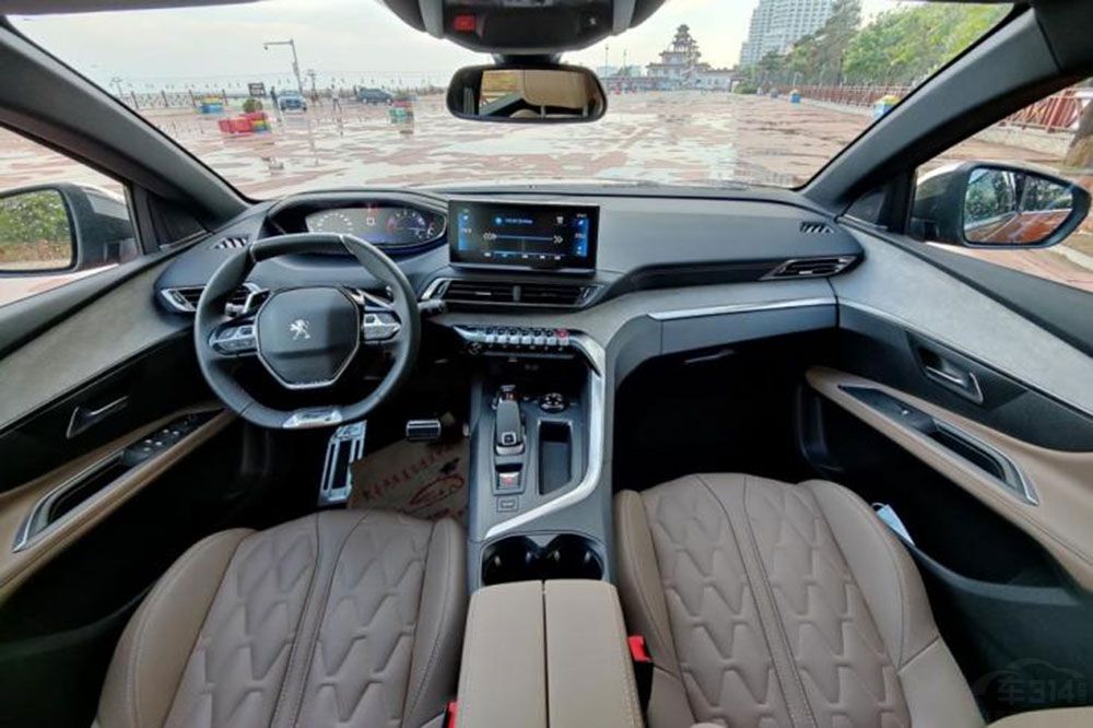 标致5008绕桩评测视频,2023标致5008绕桩测试