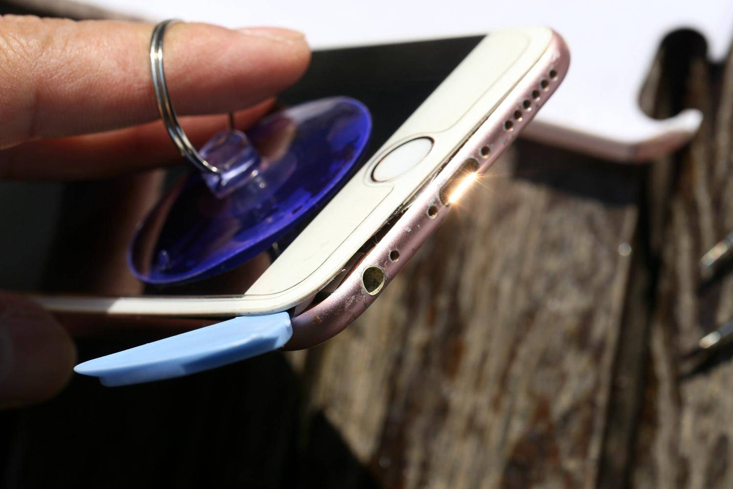 苹果6s电池更换拆解教程,iphone6s换6sp电池续航