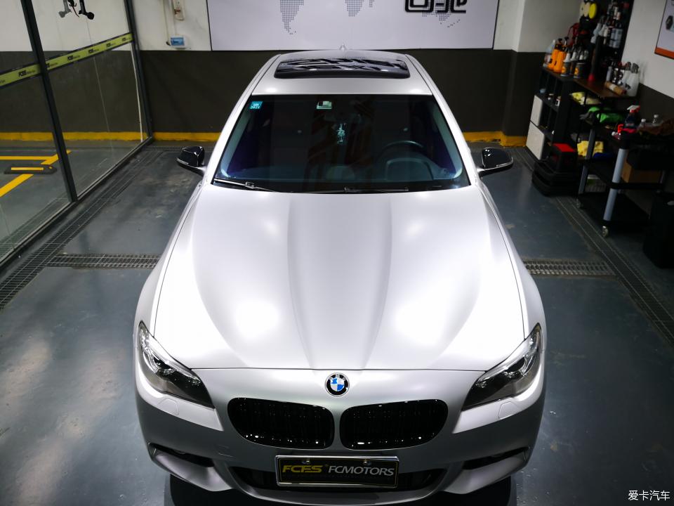 宝马5系贴膜改色罗曼尼红双拼,宝马5系贴膜改色