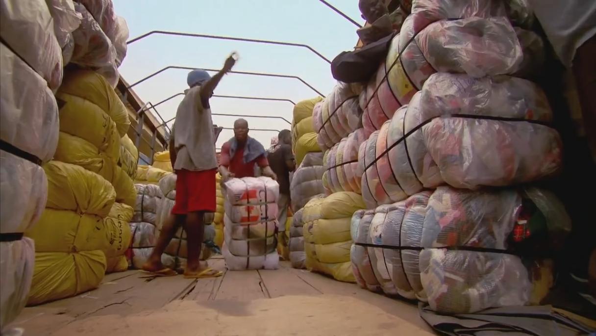 非洲人有多爱穿二手衣？每年进口三万吨，卖得比新衣服还火爆