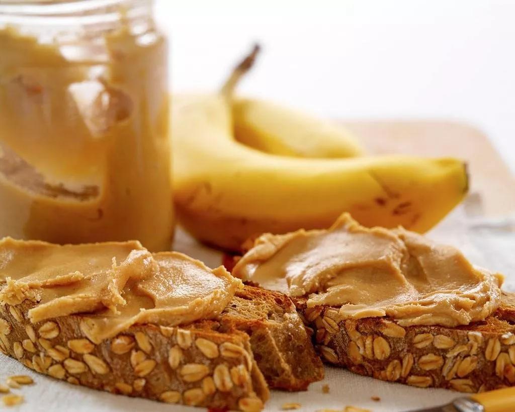 花生腰果哪个好,腰果巴旦木坚果