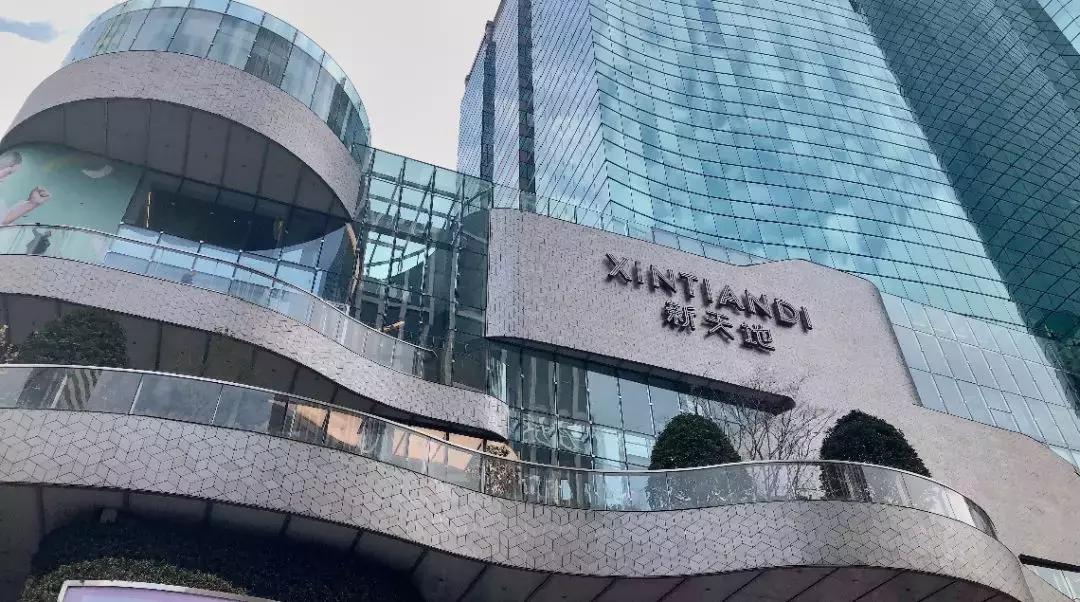 购物中心吸引人的特色,最有特色的购物中心大厅