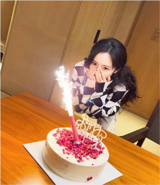 黑白格子怎么搭配潮,拒绝一切花里胡哨的穿搭