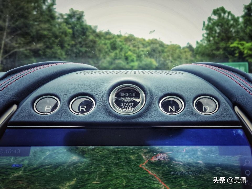 300万的阿斯顿马丁视频,阿斯顿马丁dbx2024款评测