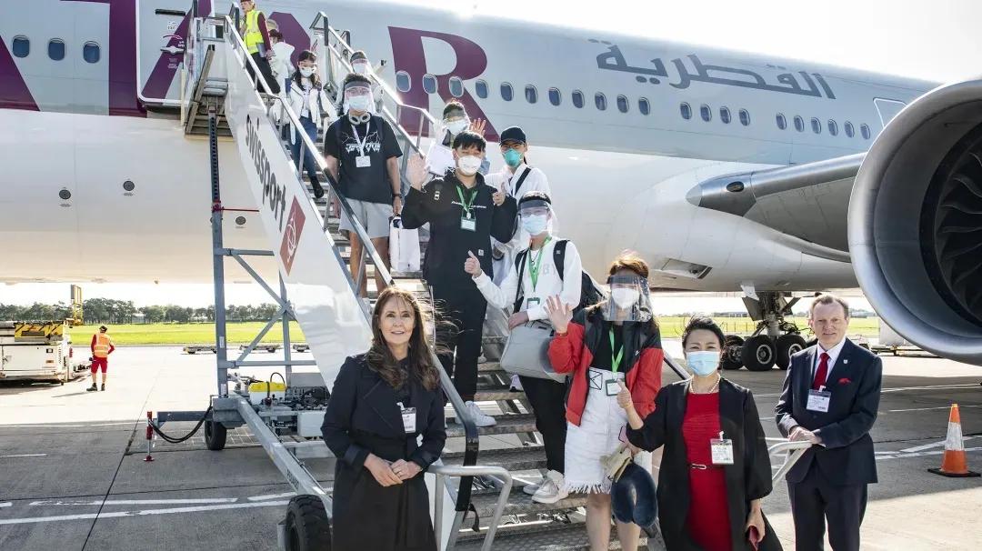 英国大学又开始包机了,直飞接送中国学生,中英机票攻略来了