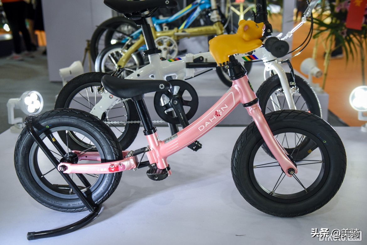 奇妙的自行车全集,上海自行车展会2023凤凰自行车