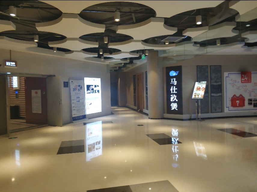 吃货们的福利来了完整版,乌鲁木齐复古美食广场