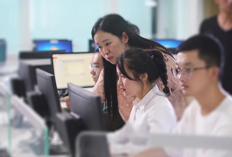 为什么是泉信?让他们来告诉你