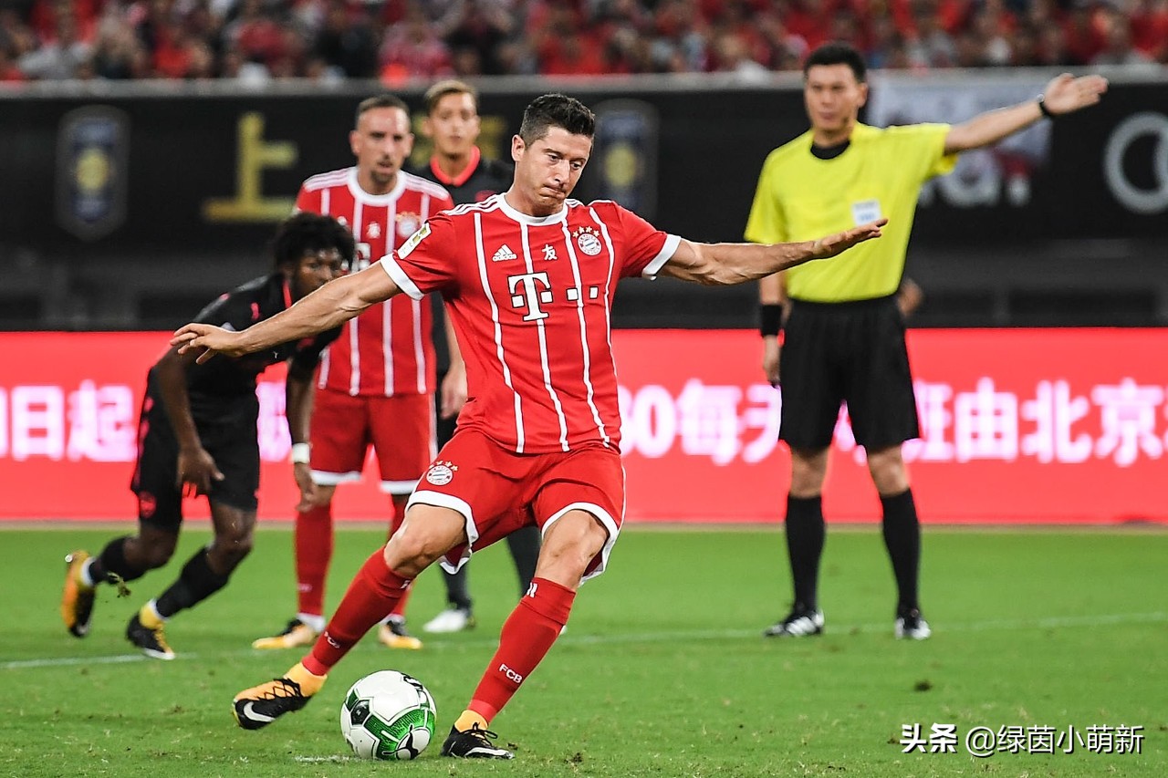 莱万多夫斯基人物志,莱万巨星之路完整版视频