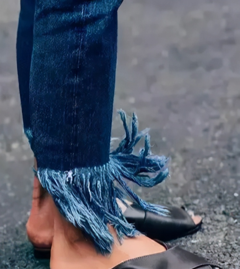 牛仔裤怎么改造成破洞流苏,旧牛仔裤腿简单变裙子