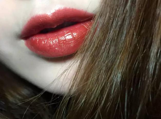 阿玛尼口红适合秋冬全部色号,秋冬皮肤黄用什么颜色的口红