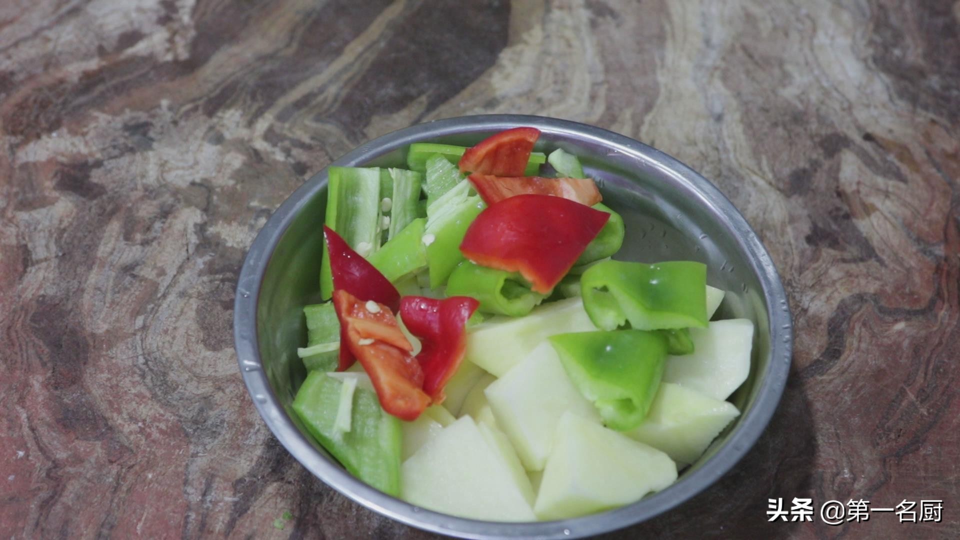 鸡翅根的几种做法简单方便又实惠,干锅鸡翅根的做法最正宗的做法