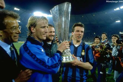 德国三驾马车和荷兰三剑客,荷兰三剑客和德国三驾马车哪个强