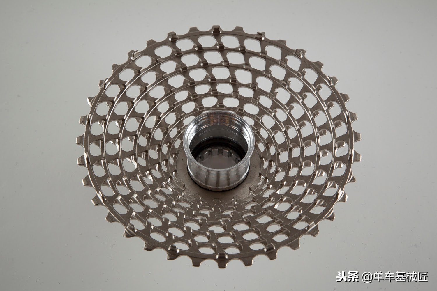 如何拆卸sram飞轮,sram的飞轮坏了能修吗