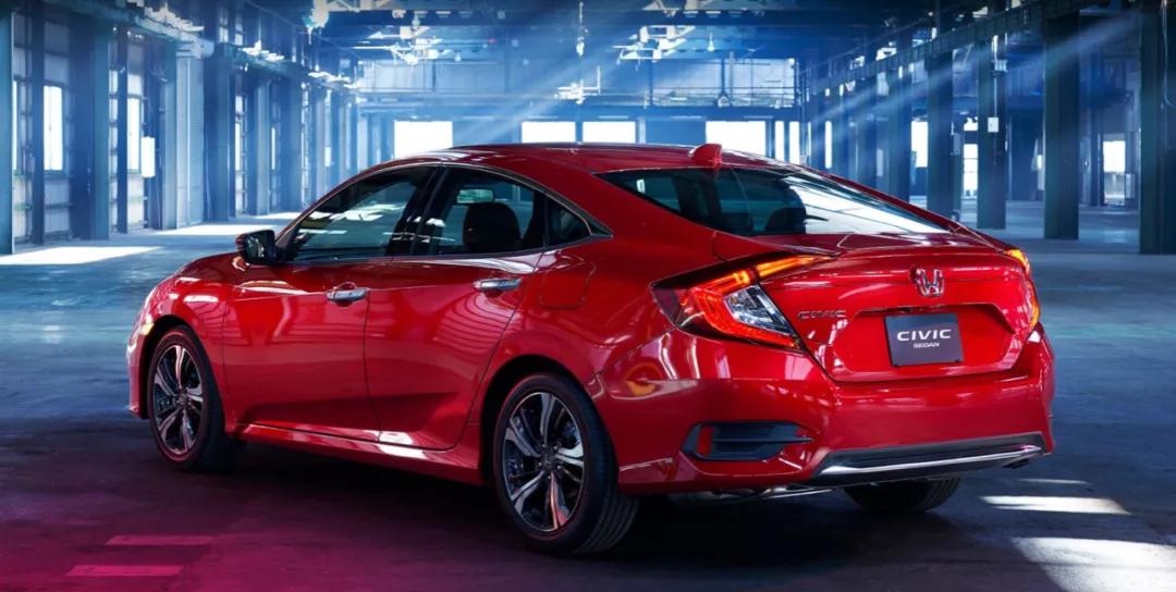 预算15万买这几款车绝对不后悔,15万买卡罗拉还是高尔夫