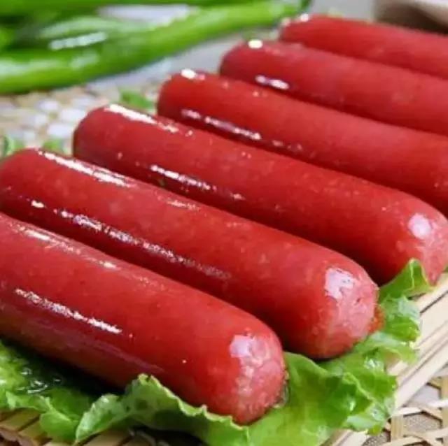 这样的红肠你敢吃吗,大红肠里面是什么能吃吗