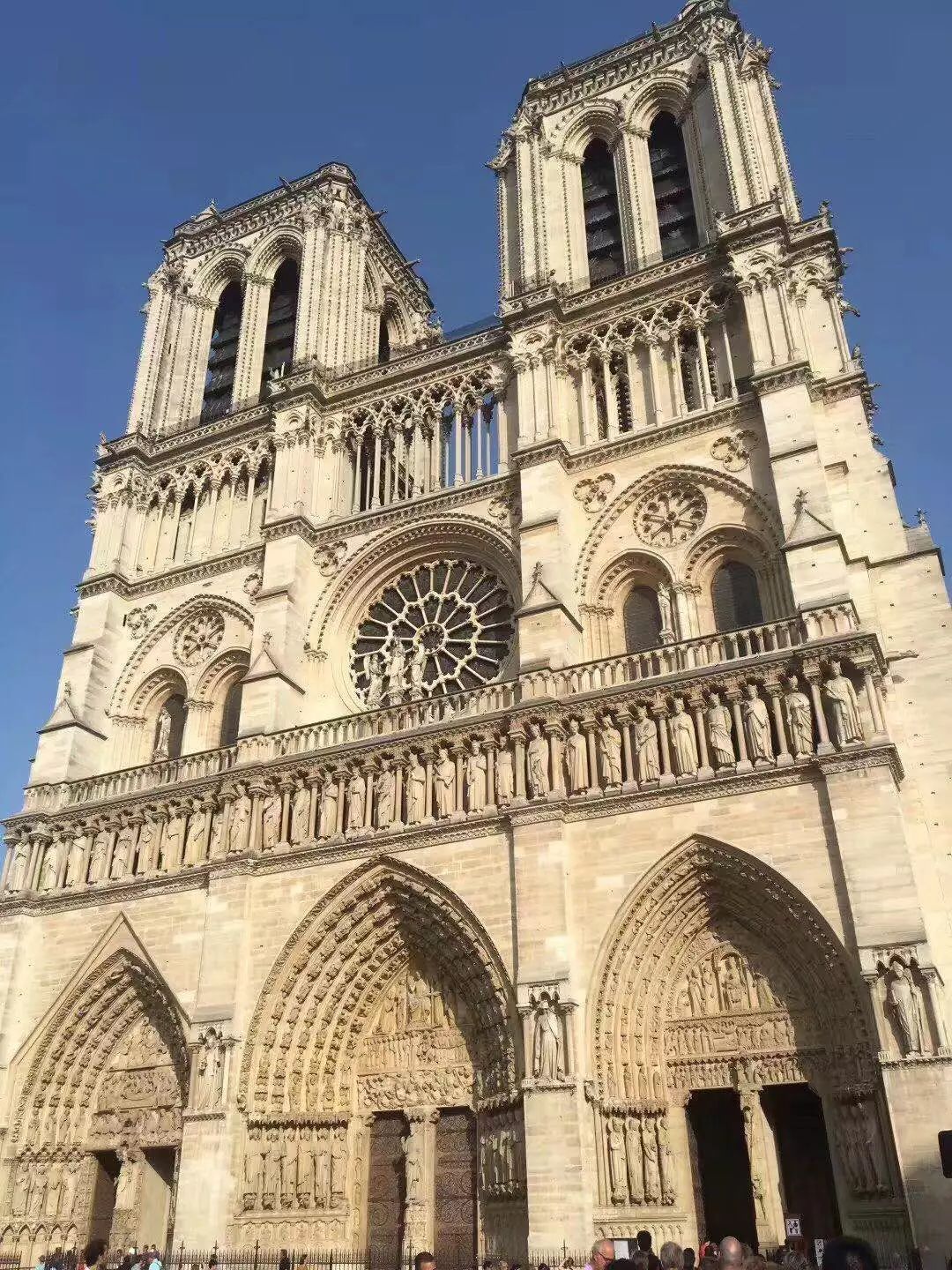 优美与崇高的审美范畴的联系,论述审美范畴优美与崇高