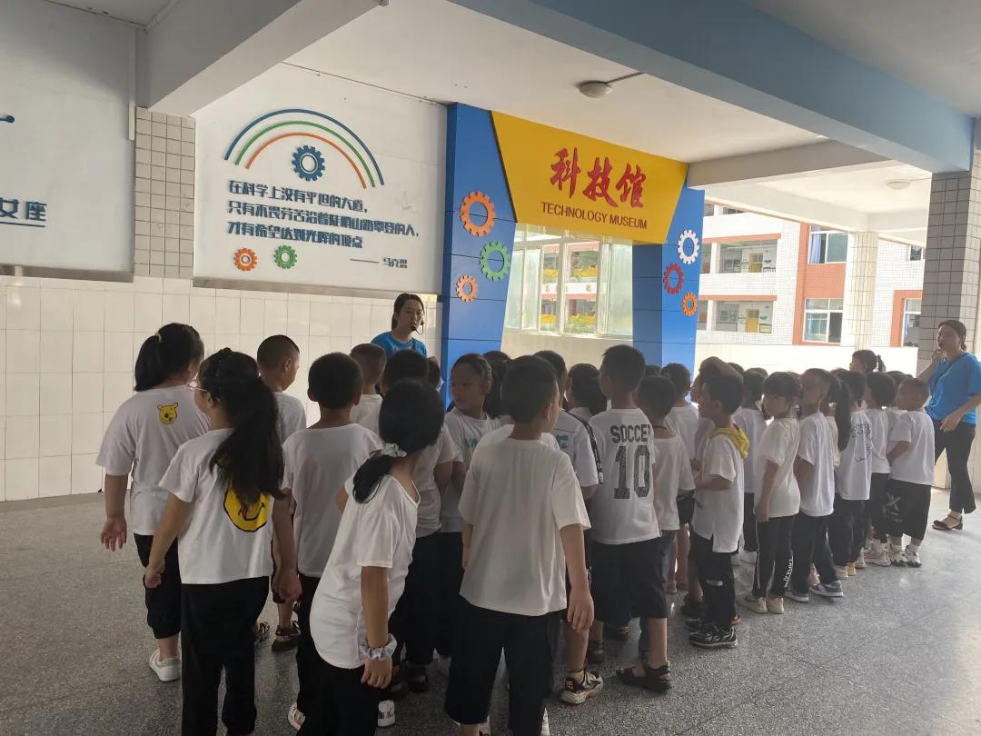 武隆区第二实验小学开学典礼,武隆第二实验小学2016级