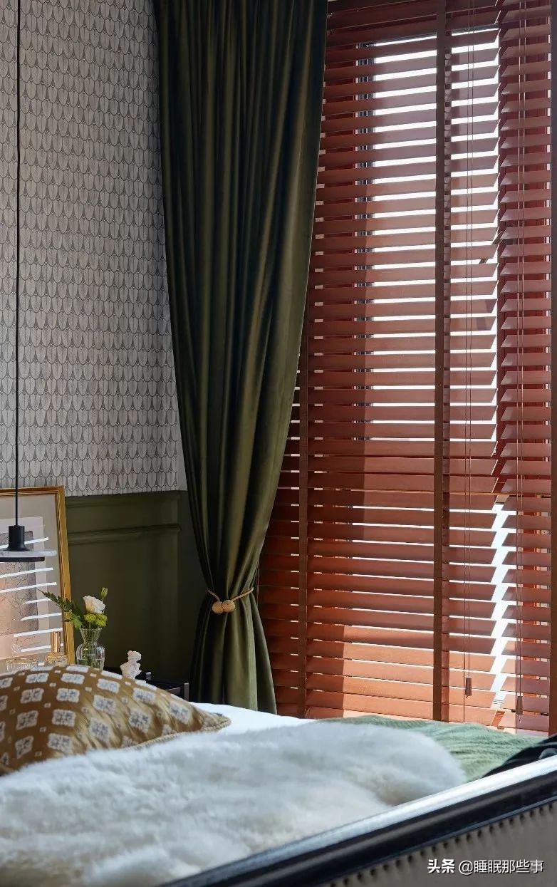 看了一眼她家的绿墙,我觉得我家还可以再抢救一下