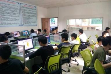 数控行业工资低、累？专家说：学历不代表能力，是你技术能力不行