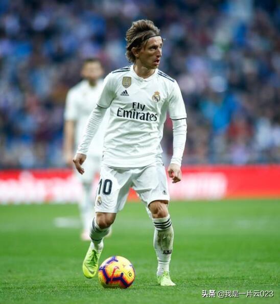 欧冠历年最佳中场,20年欧冠足球最佳比赛