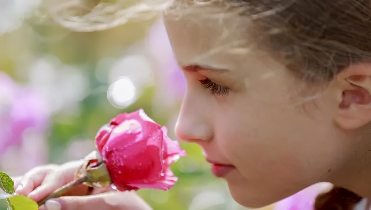 警惕老年人的嗅觉功能减退，可能预示着痴呆