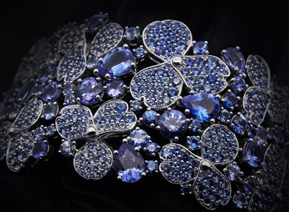 没见识的姑娘，才会花2000块买个mk配饰！