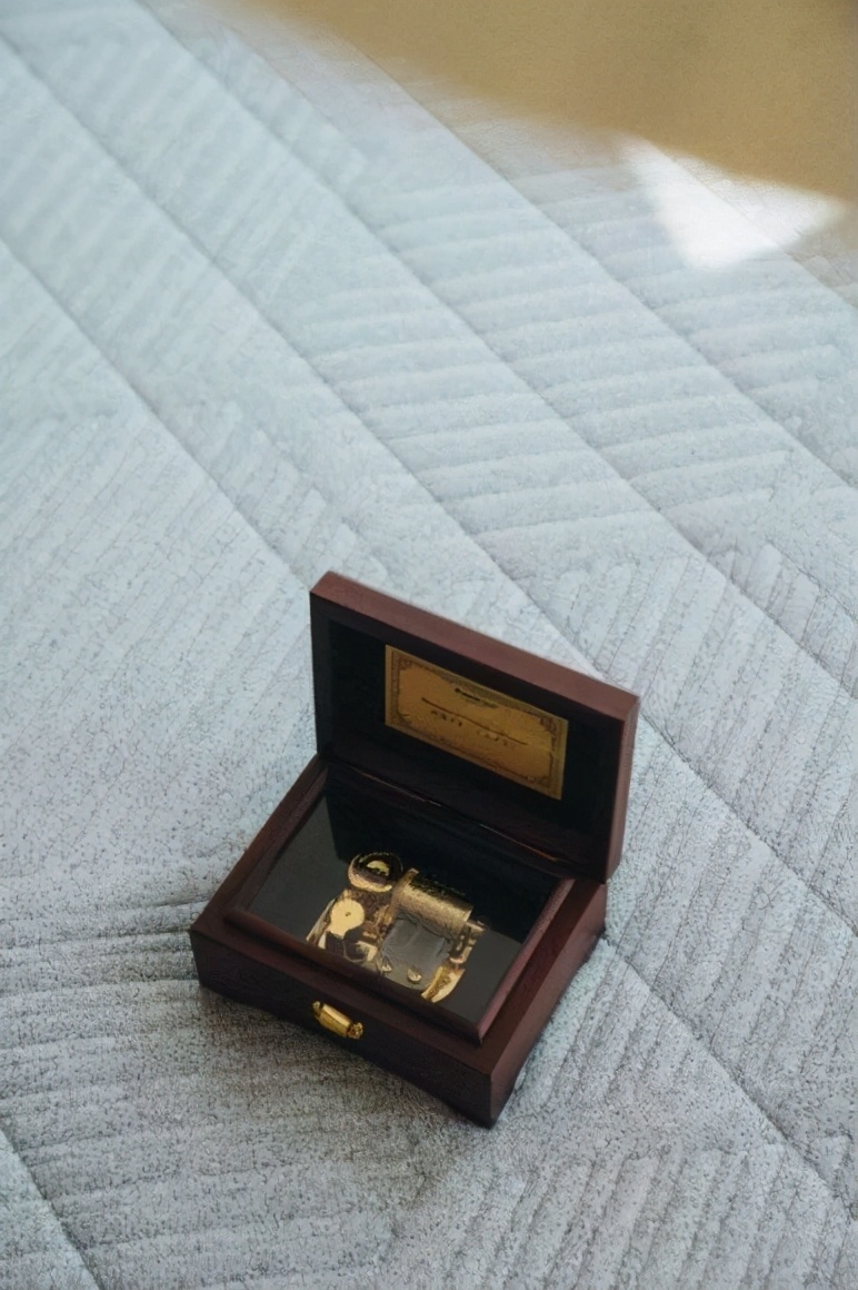 8h黑金刚床垫价格,加厚型椰棕乳胶床垫